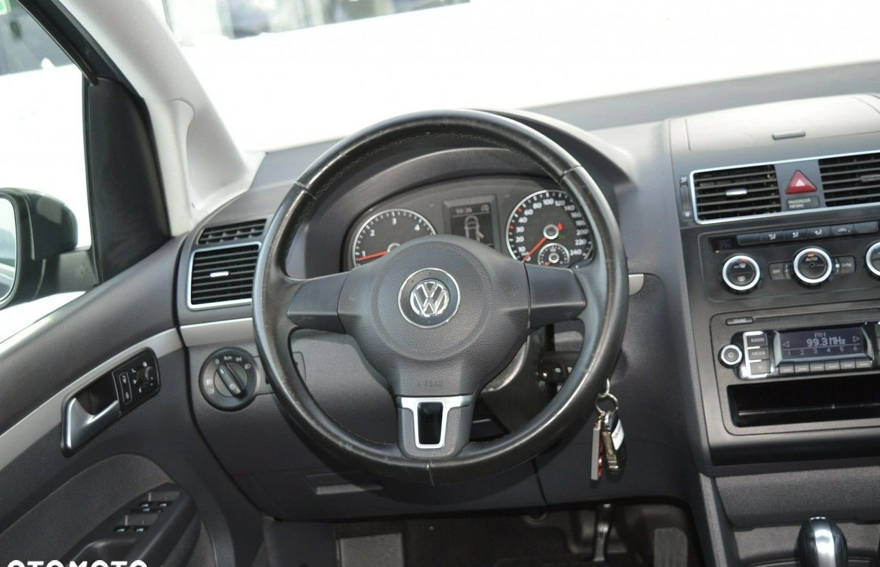 Volkswagen Touran cena 41900 przebieg: 215000, rok produkcji 2015 z Hrubieszów małe 781
